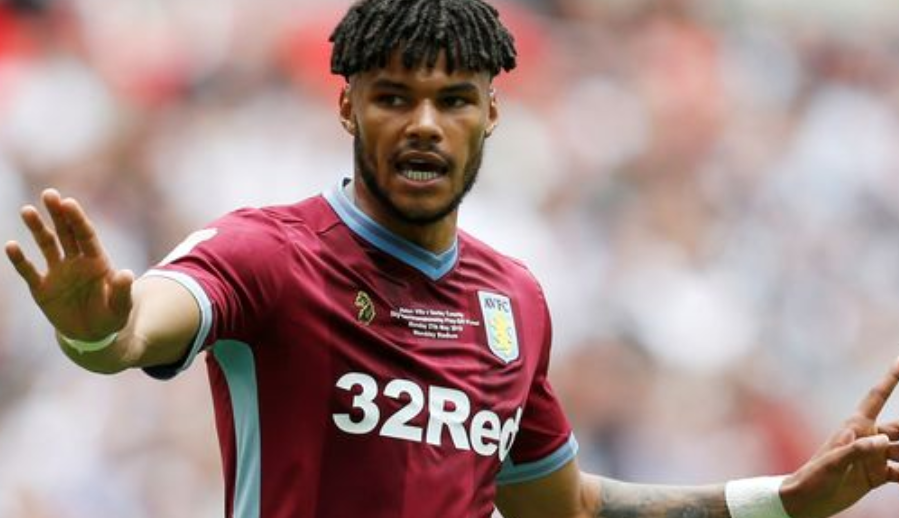 明斯克号航母现在停在哪里明斯